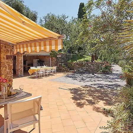 Sleeps 9 With Pool And Air Con *