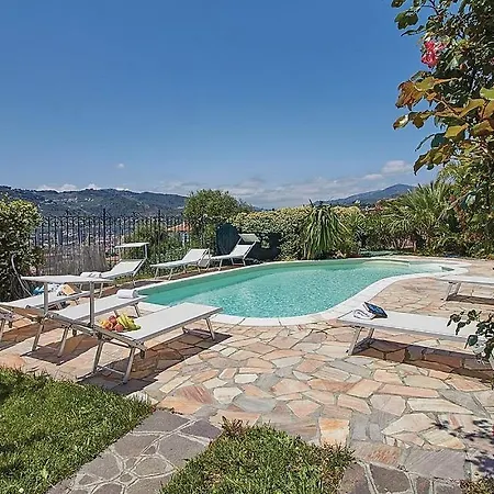 Villa Sleeps 9 With Pool And Air Con *